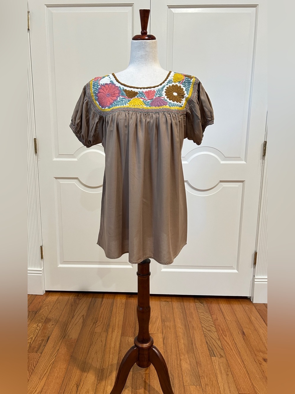 Mexican blouse with 100% hand Embroidered, boho, hippie, Chiapas artisan top.